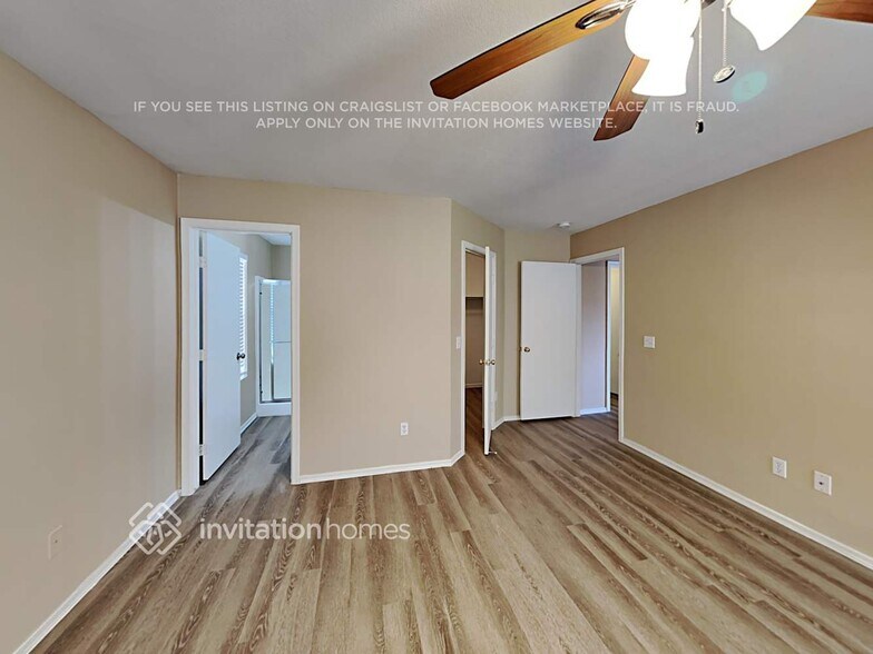 Building Photo - 3035 E Santa Rosa Dr