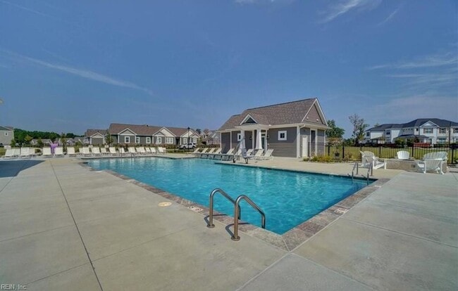 Building Photo - 4 bedroom condo in Suffolk