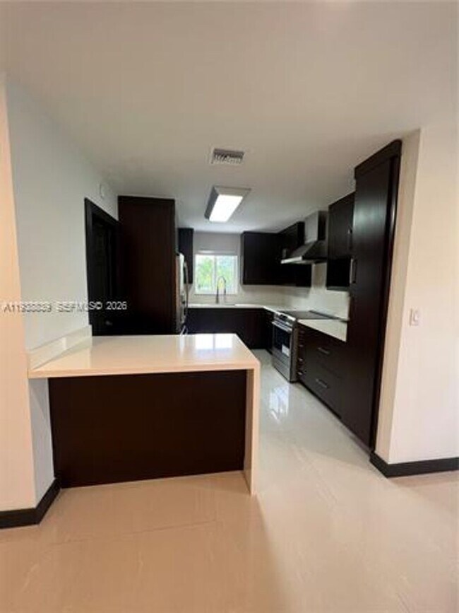 Building Photo - 9210 SW 73rd Avrd