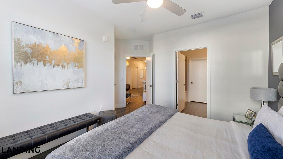 Building Photo - 4950 W Prescott St