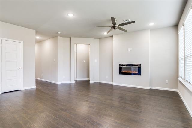 Building Photo - 313 Ember Cir