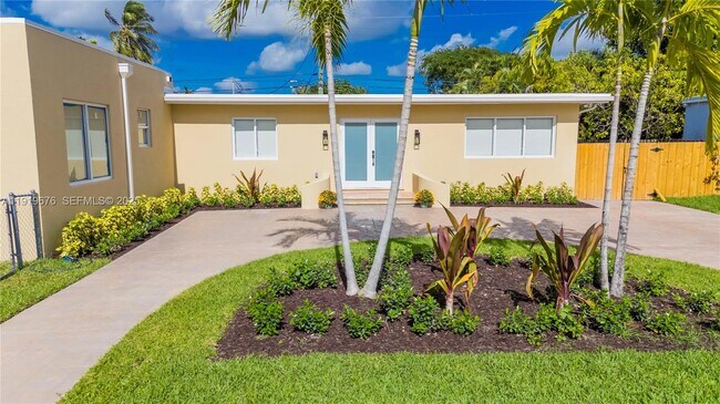 Building Photo - 6499 SW 39th St