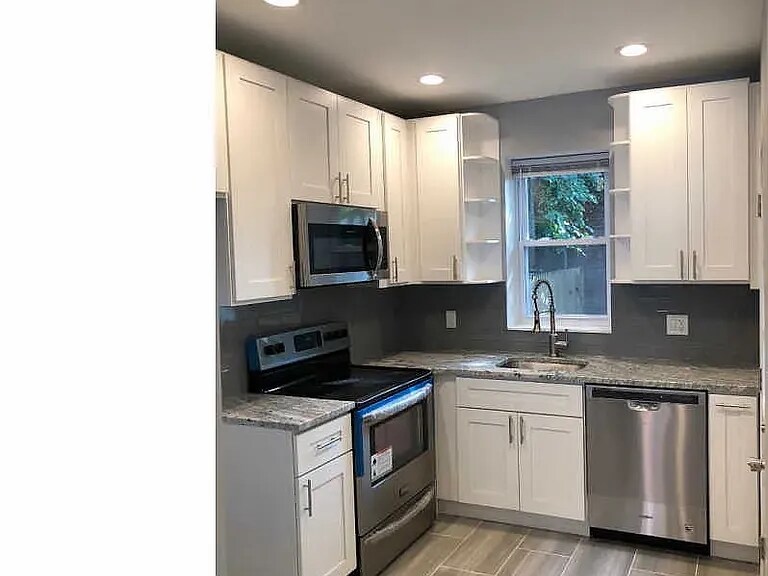 Building Photo - 5360 Morris St