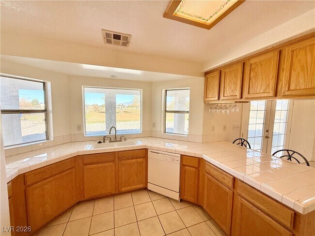 Building Photo - 1230 W Iguana St