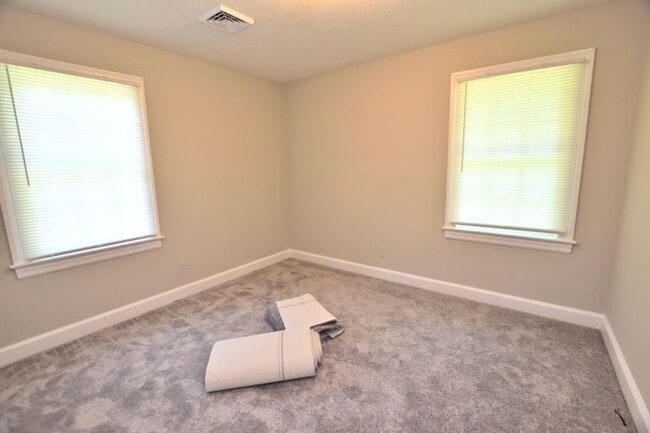 Building Photo - 608 E Cockrell St