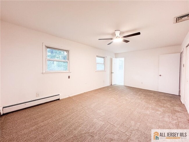 Building Photo - 742 Grove Ave