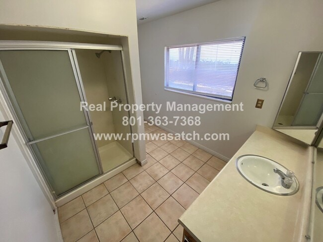 Building Photo - Check out This 3 Bedroom 1.5 bathroom Dupl...
