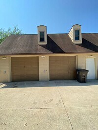Building Photo - 1-Bedroom Home with 3-Stall Garage and Bonus Living Space