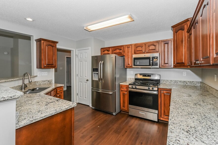 Building Photo - 2523 Russum Dr