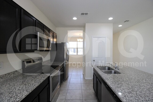 Building Photo - 1258 E Paul Dr