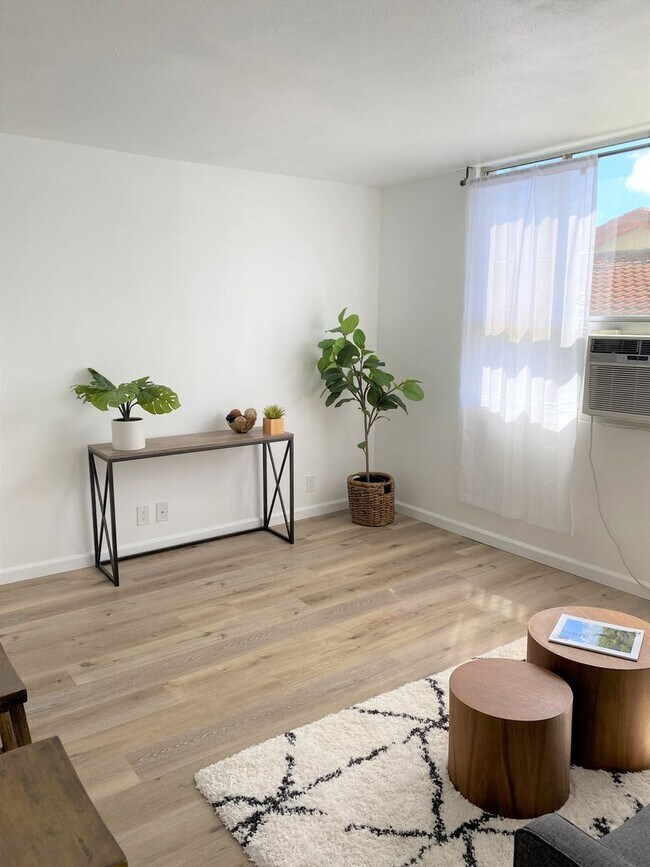 Building Photo - The Leilehua near Downtown Honolulu - Renovated 1 Bedroom 1 Bath 1 Covered Parking