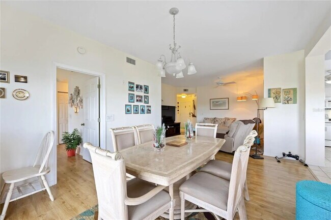 Building Photo - Immaculate Turn Key Furnished 2-Bed Condo ...