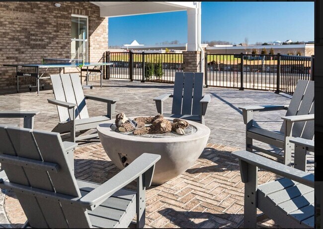 Building Photo - 4 Bed/3 Bath Luxurious Townhome in Chester...