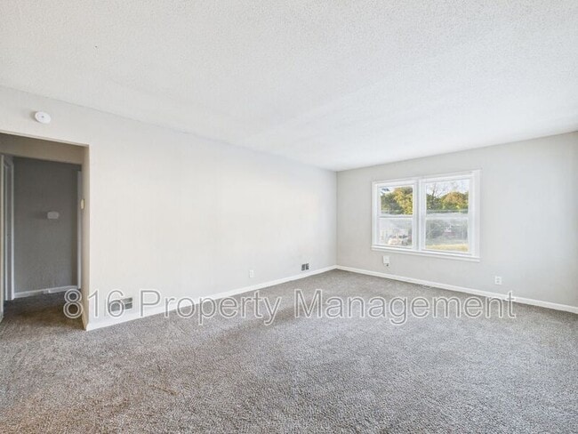 Building Photo - 2700 Oakley Ave