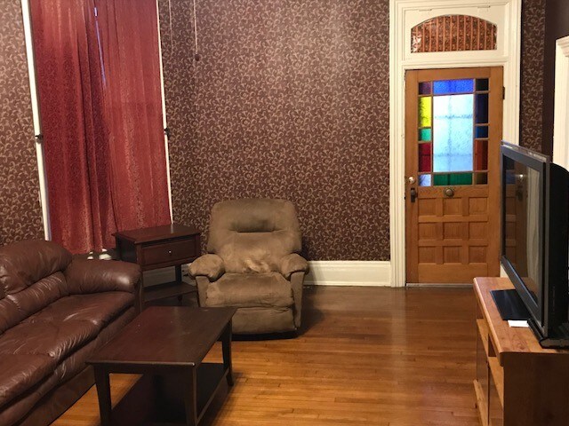 Building Photo - 624-6245 N 5th St