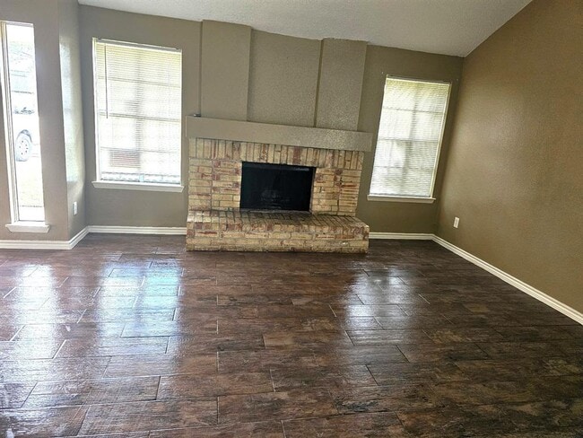 Building Photo - 2307 Edgedale Dr