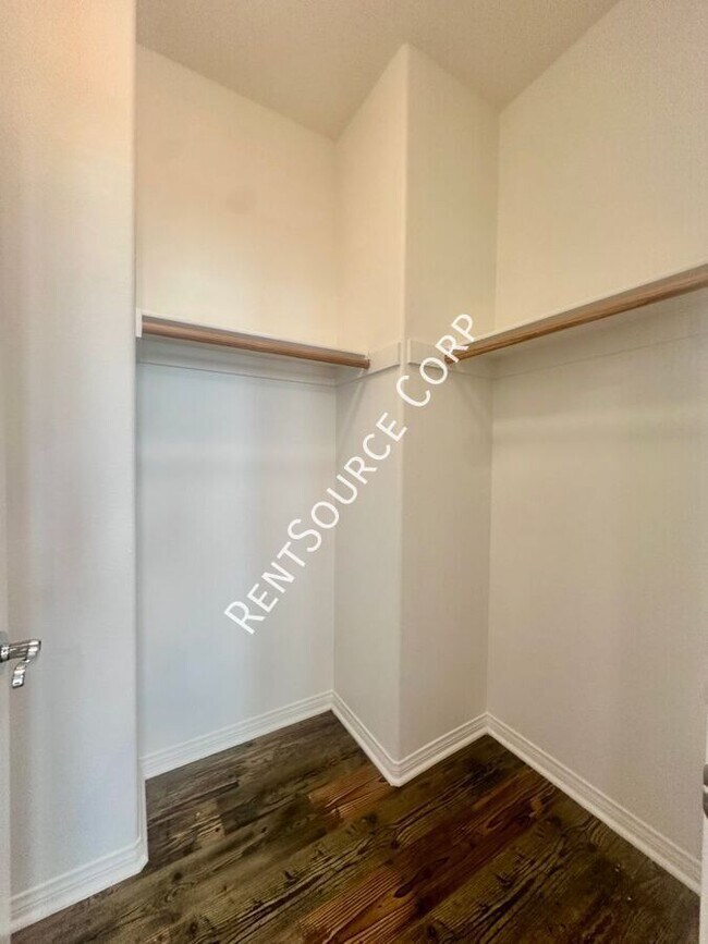 Building Photo - 16339 Mountain Ln