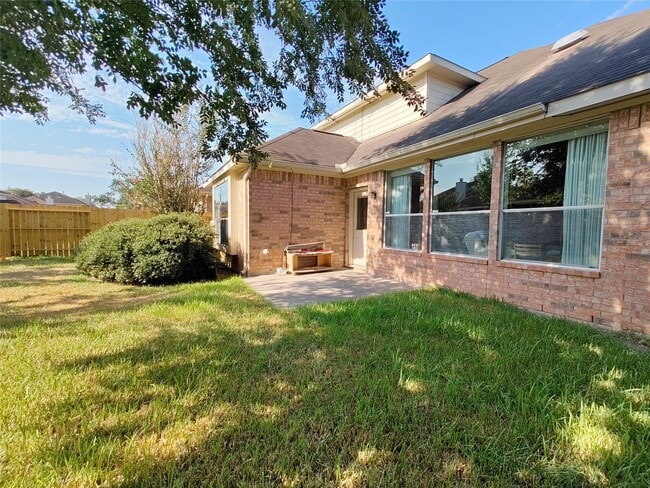 Building Photo - 1035 Sussex Trail