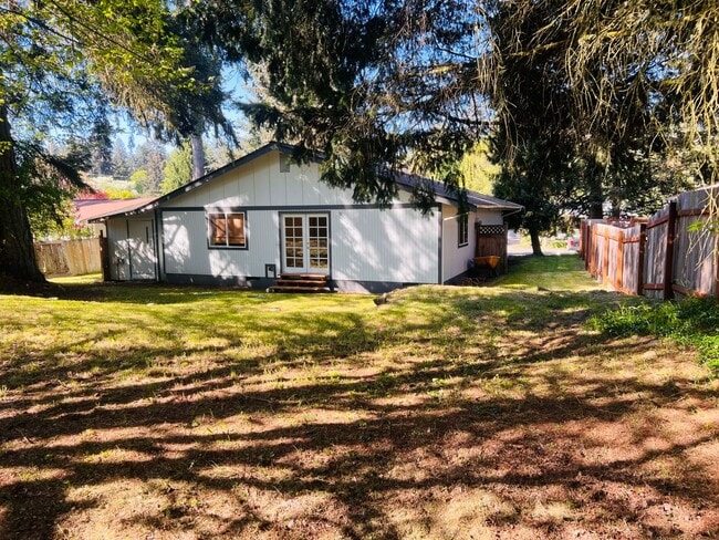 Building Photo - Charming 3BR/1BA w/ 1-car garage, long driveway, fenced yard, wood stove & shed/workshop.