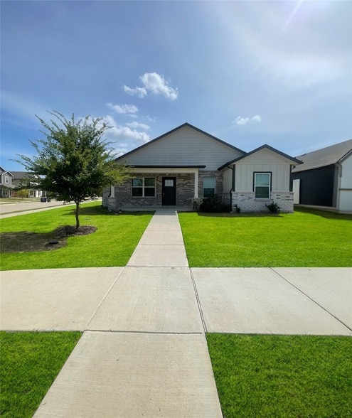 Building Photo - 4040 Dayton Dr