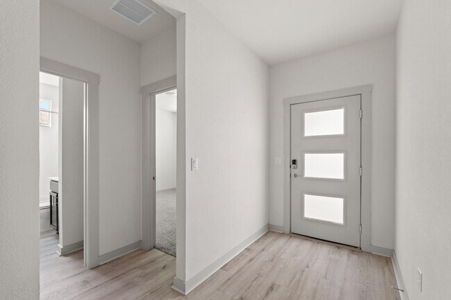 Building Photo - 7404 Sagira Path