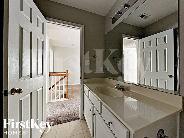Building Photo - 5705 Lindley Crescent Dr