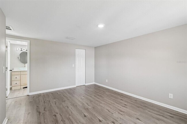 Building Photo - 7111 Gateway Ct