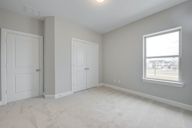 Building Photo - 10707 Deer Path Dr