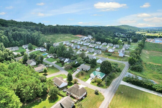 Building Photo - REDUCED!!! BEAUTIFUL HOME