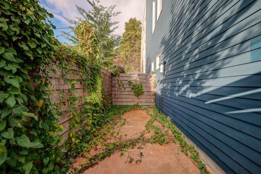 Building Photo - Stunning Modern 2 Bedroom Townhome in Ballard! AVAILABLE January 10th!