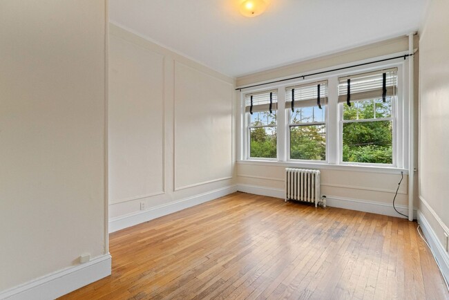 Building Photo - Just Updated Brookline Village Two Bed Con...