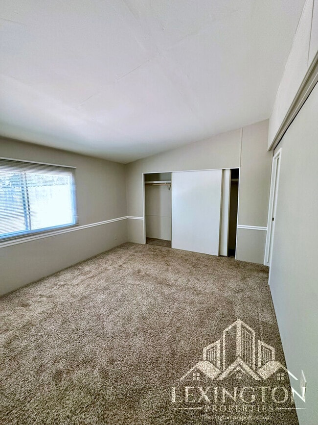 Building Photo - Beautifully Remodeled, 3BD/2BA, Modular Ho...