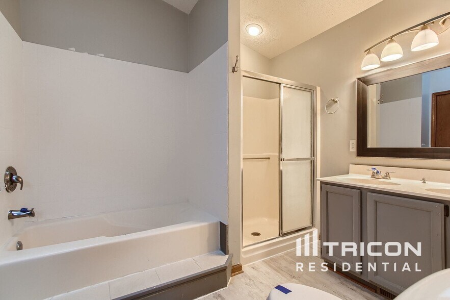 Building Photo - 4966 143rd St W