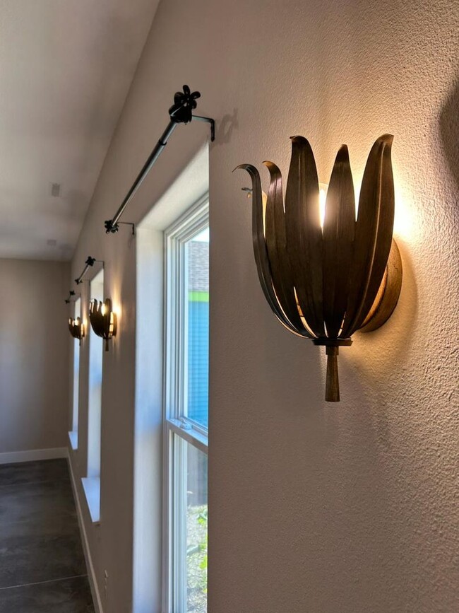 Building Photo - 940 M St SW