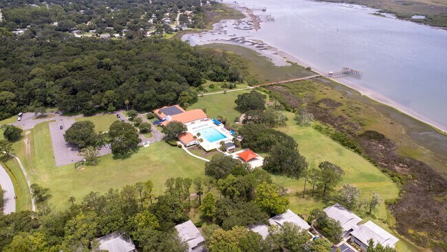 Building Photo - Comfortable Condo Living in St. Augustine Shores
