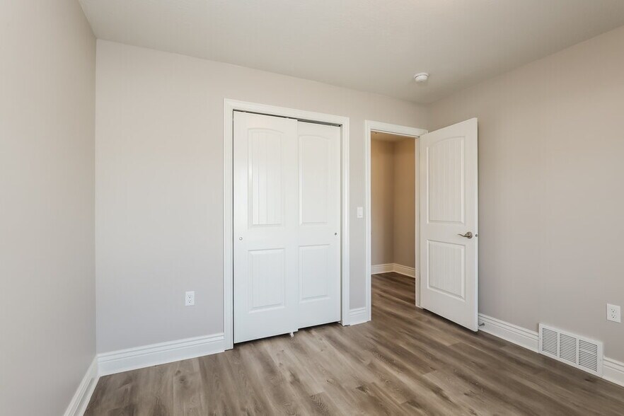 Building Photo - 1831 370 E