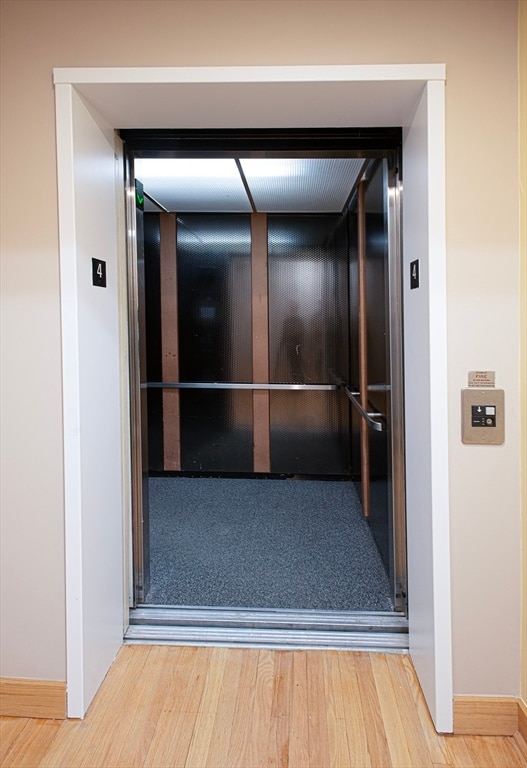 Building Photo - 140 Main St