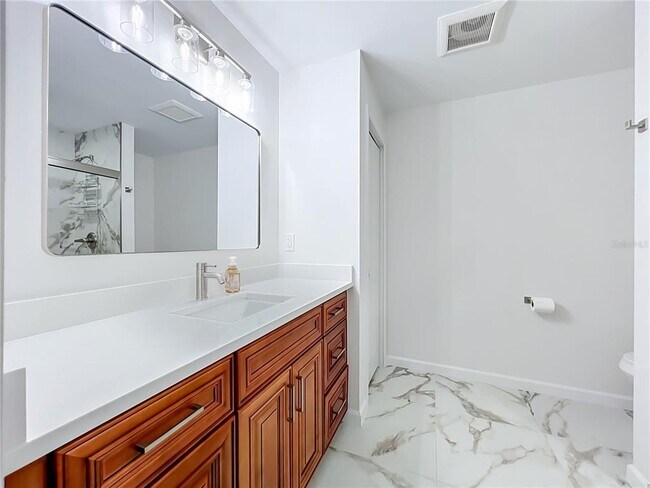 Building Photo - 11148 Pinewood Cove Ln