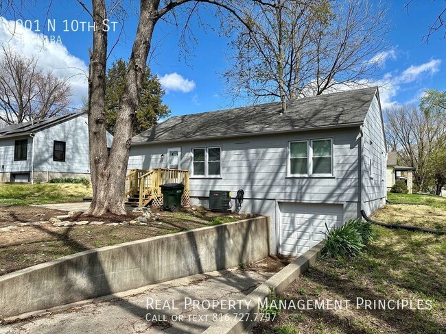 Building Photo - Completely Renovated 3 Bedroom 1 Bath on a...