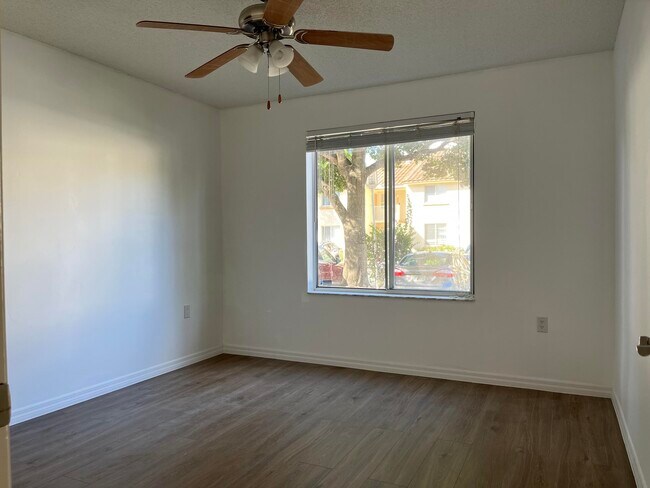 Building Photo - 18106 Glenmoor Dr