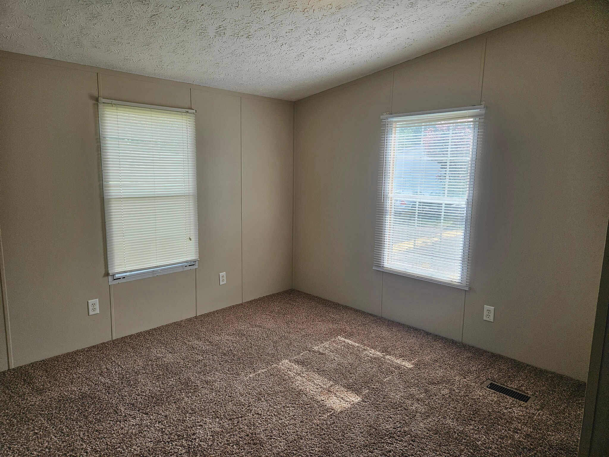 Building Photo - 159 Lynnwood Cir