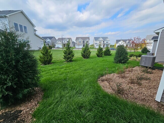 Building Photo - 5954 Hawkweed Dr