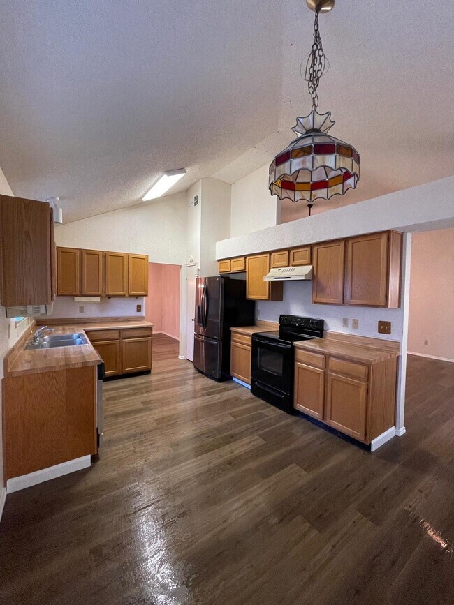 Building Photo - 3108 Creekwood Ln