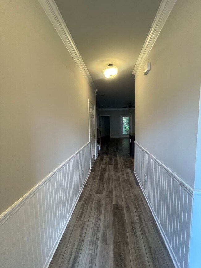 Building Photo - Beautiful Home in Gated Community with Pre...