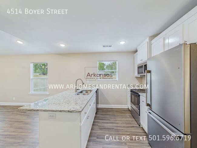 Building Photo - 4514 Boyer St