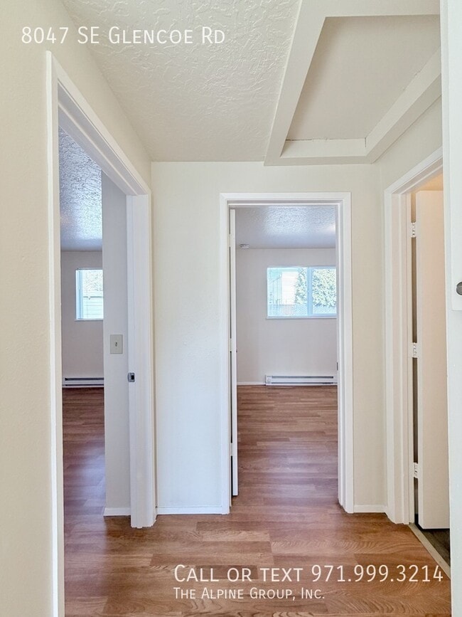 Building Photo - 8047 SE Glencoe Rd