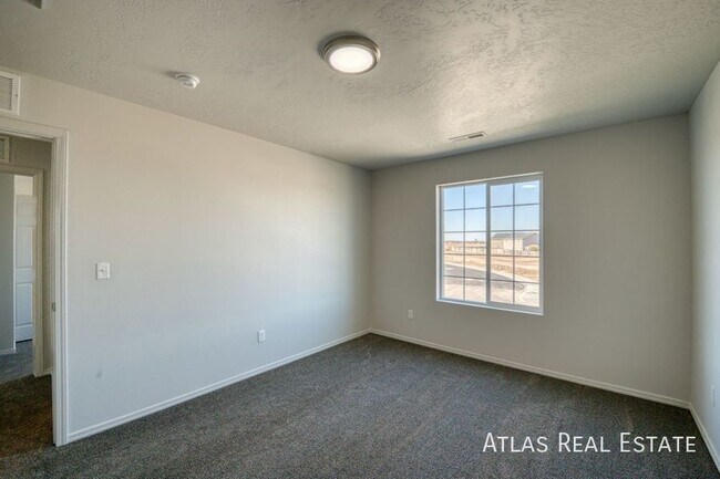 Building Photo - 12665 Lignite Dr