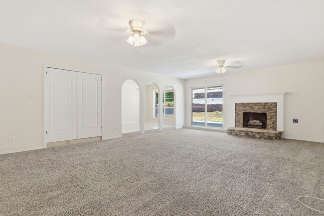 Building Photo - 3329 Old Spanish Trail