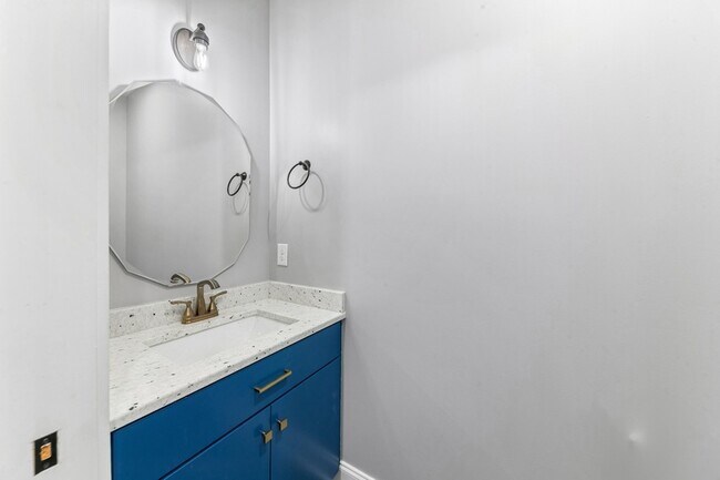 Building Photo - 601 Joyce Ave