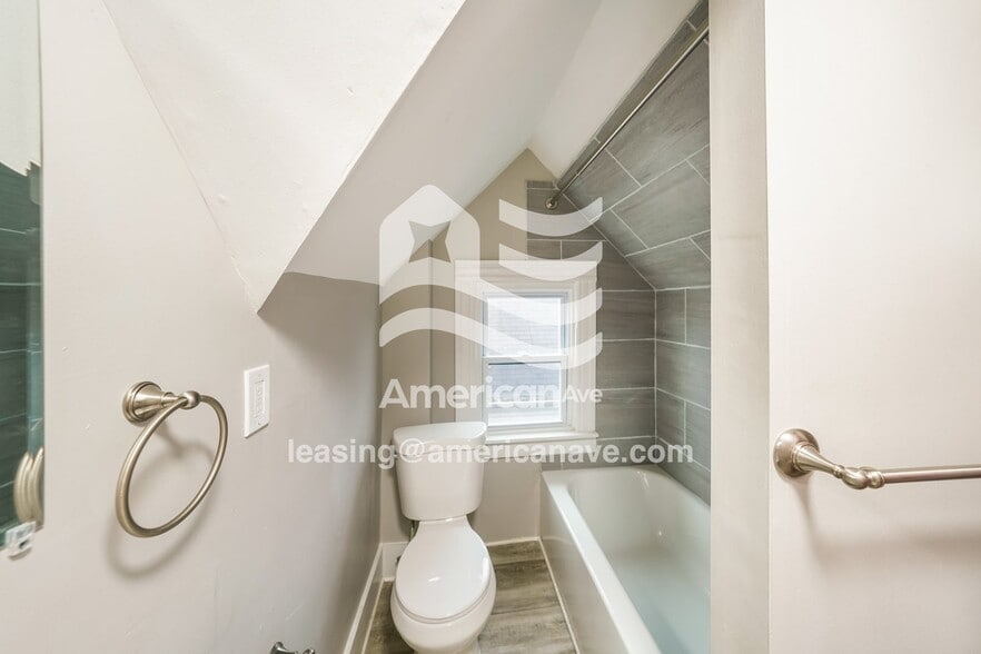 Building Photo - 441 Cottage St